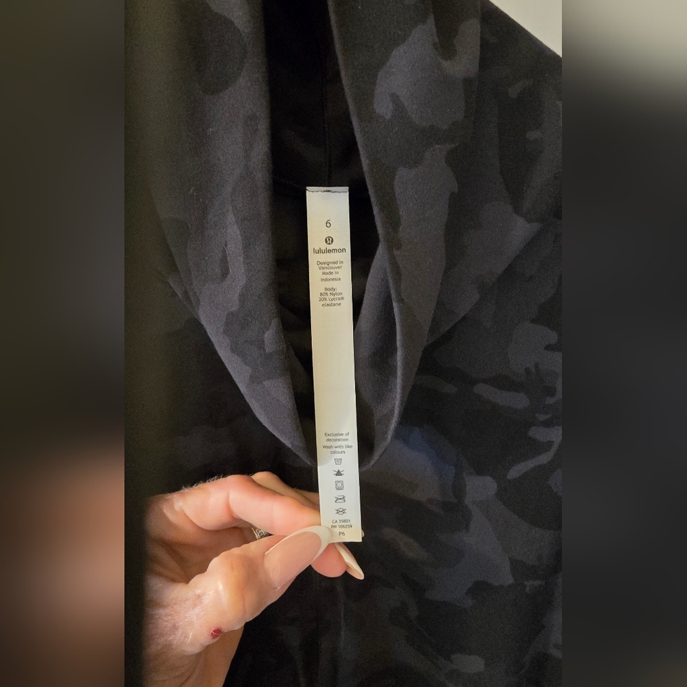 Lululemon Athletica Melodic Movement Incognito Camouflage Long Sleeve NWOT 6 - Picture 4 of 6